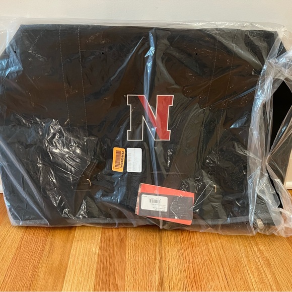 NCAA Northeastern Huskies Tahoe Extra Large Insulated Cooler Tote - Picture 2 of 11